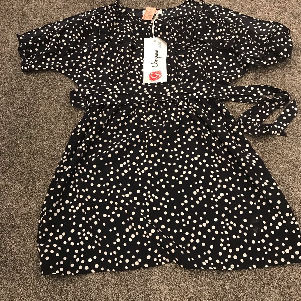 Cold shoulder mini dress.